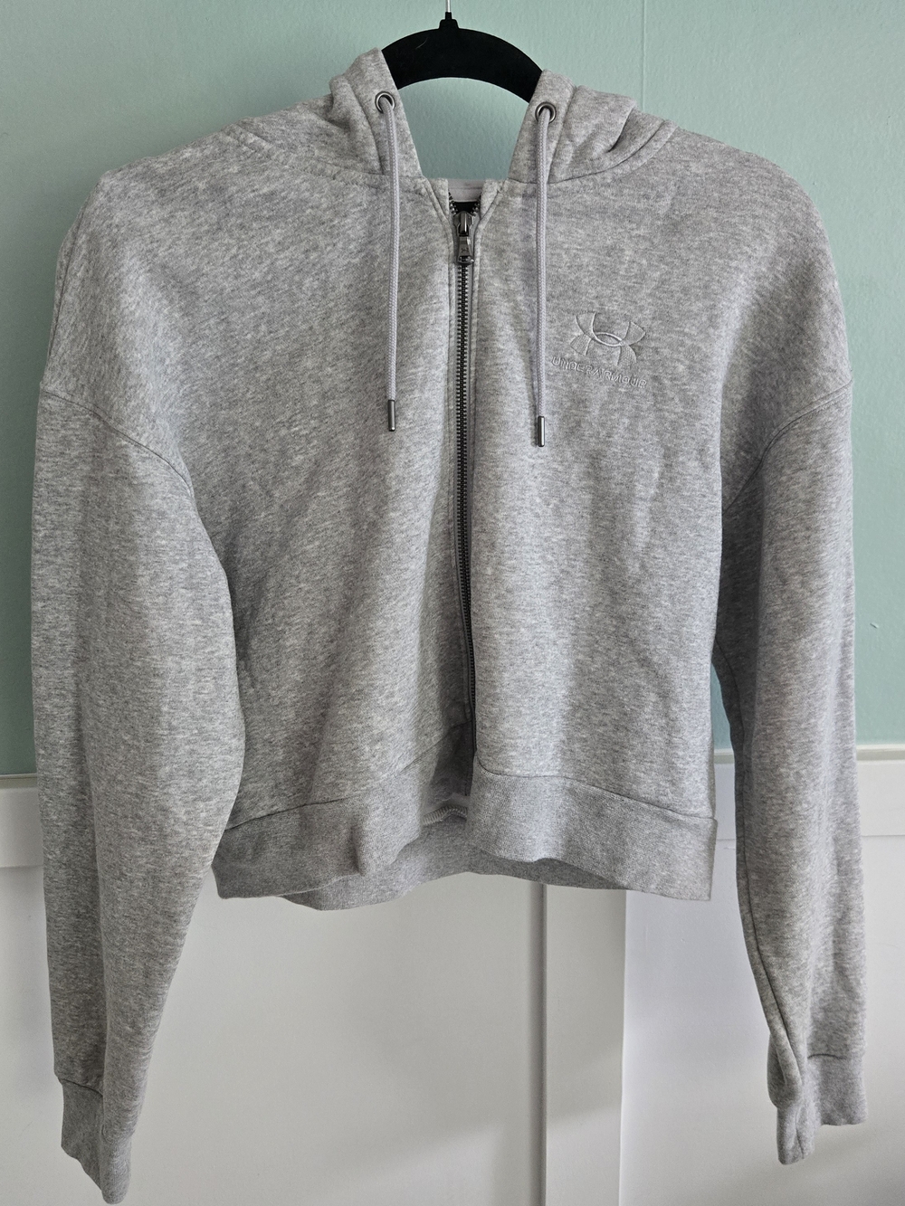 Under Armour Women's Lightweight Gray Full-Zip Hoodie